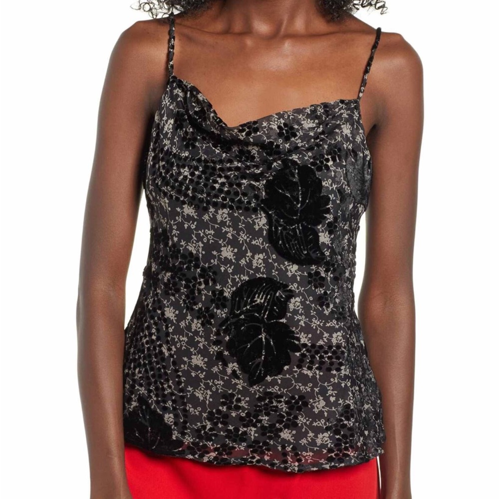 XS ASTR TOP with SCOOPED NECK in BLACK